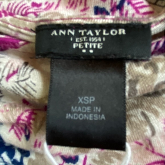 Ann Taylor flouncy top is in a fuchsia, tan and navy gypsy 70s print. Scoop. - Picture 6 of 7